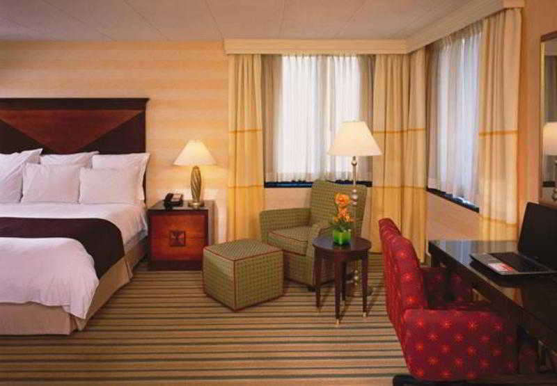 Renaissance Chicago North Shore Hotel Нортбрук Экстерьер фото