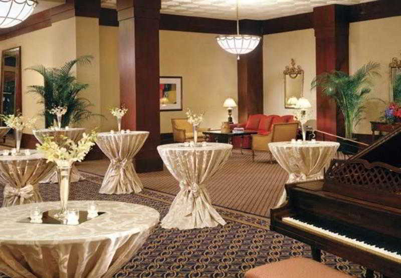 Renaissance Chicago North Shore Hotel Нортбрук Экстерьер фото