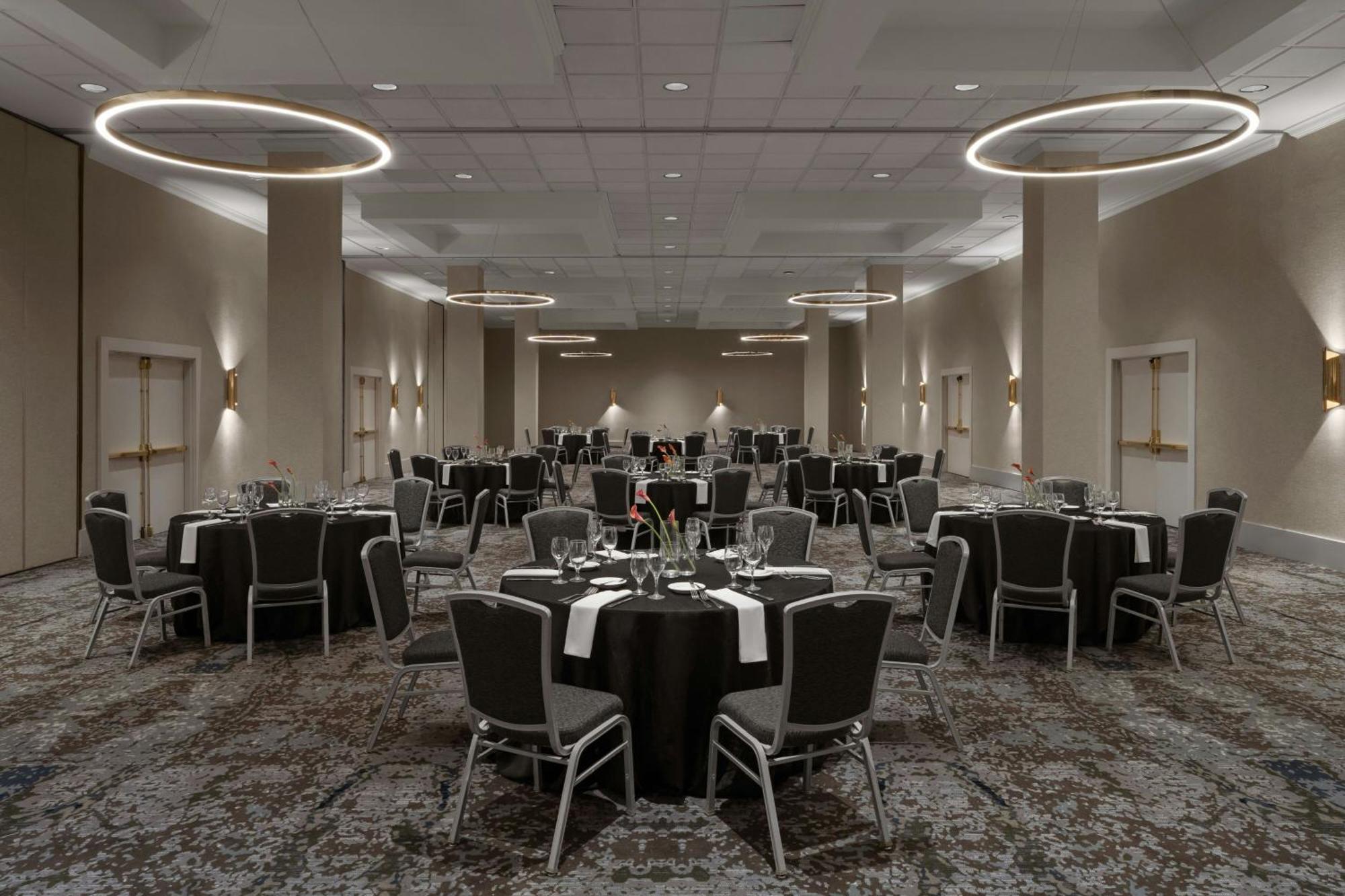 Renaissance Chicago North Shore Hotel Нортбрук Экстерьер фото