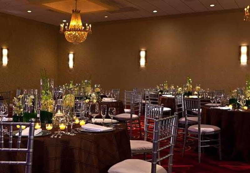 Renaissance Chicago North Shore Hotel Нортбрук Экстерьер фото